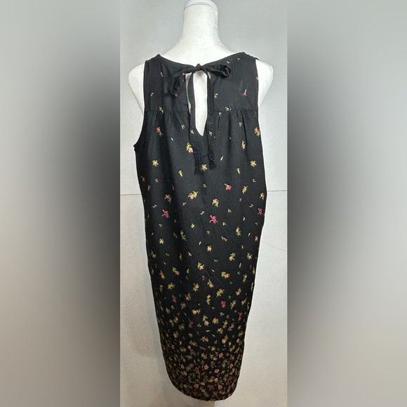Old Navy Black Floral Dress. V-Neck. Sleeveless. Tie in the Back. Size L. - Picture 2 of 7